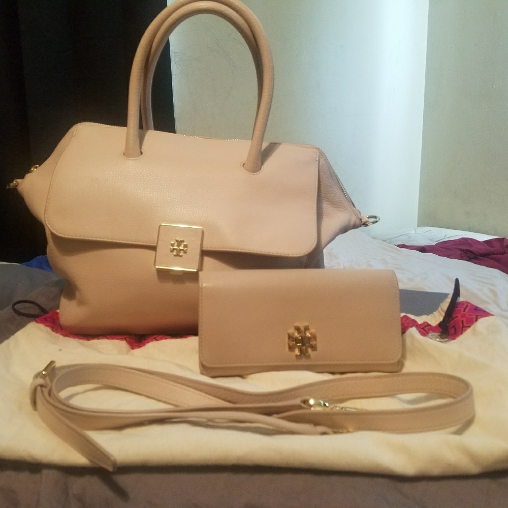 💥SOLD💥Tory Burch Handbag/Wallet set